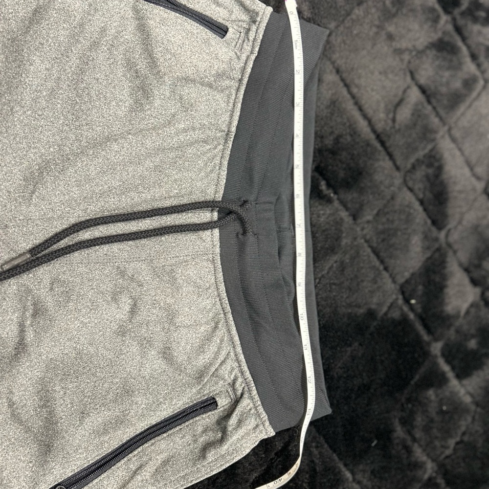 Under Armour Men's Gray Jogger Pants - Picture 5 of 7